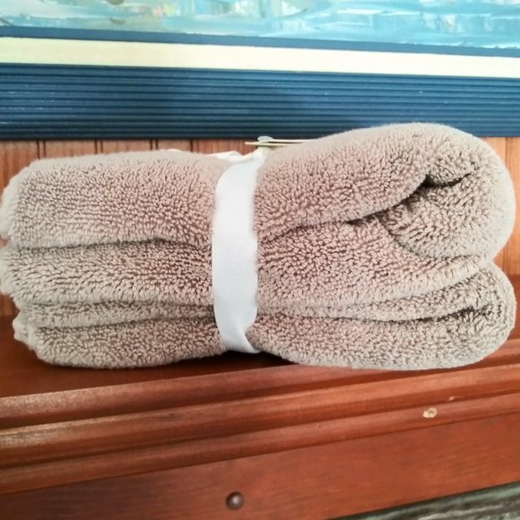 Naturally by Danny Seo, Eco-Friendly Hand Towels (Set of 2) - Picture 5 of 10